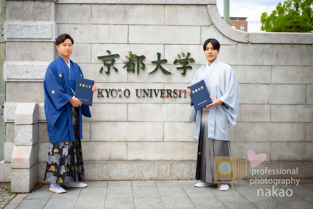 京都大学卒業写真 on location 大学正門前にて