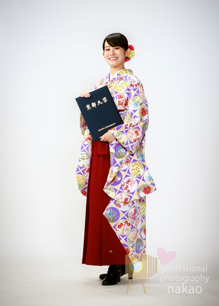 卒業写真 スタジオでの女子 袴スタイル