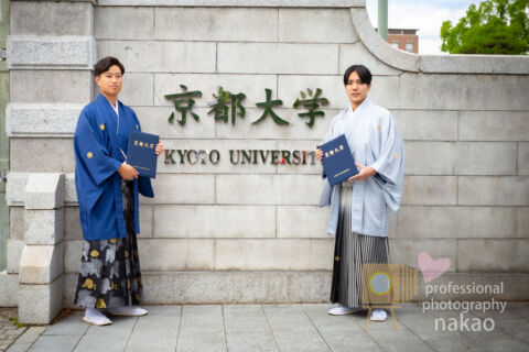 京都大学卒業写真 on location 大学正門前にて